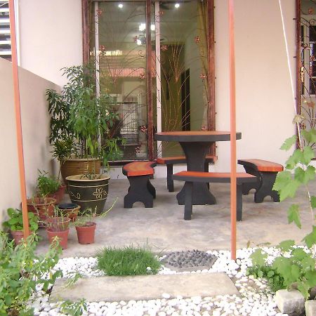 Homestay Amsyarah Seri Iskandar Εξωτερικό φωτογραφία