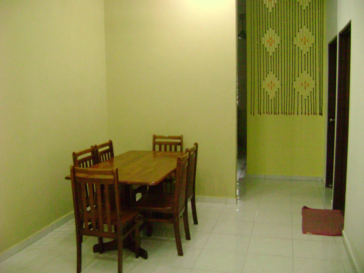 Homestay Amsyarah Seri Iskandar Εξωτερικό φωτογραφία
